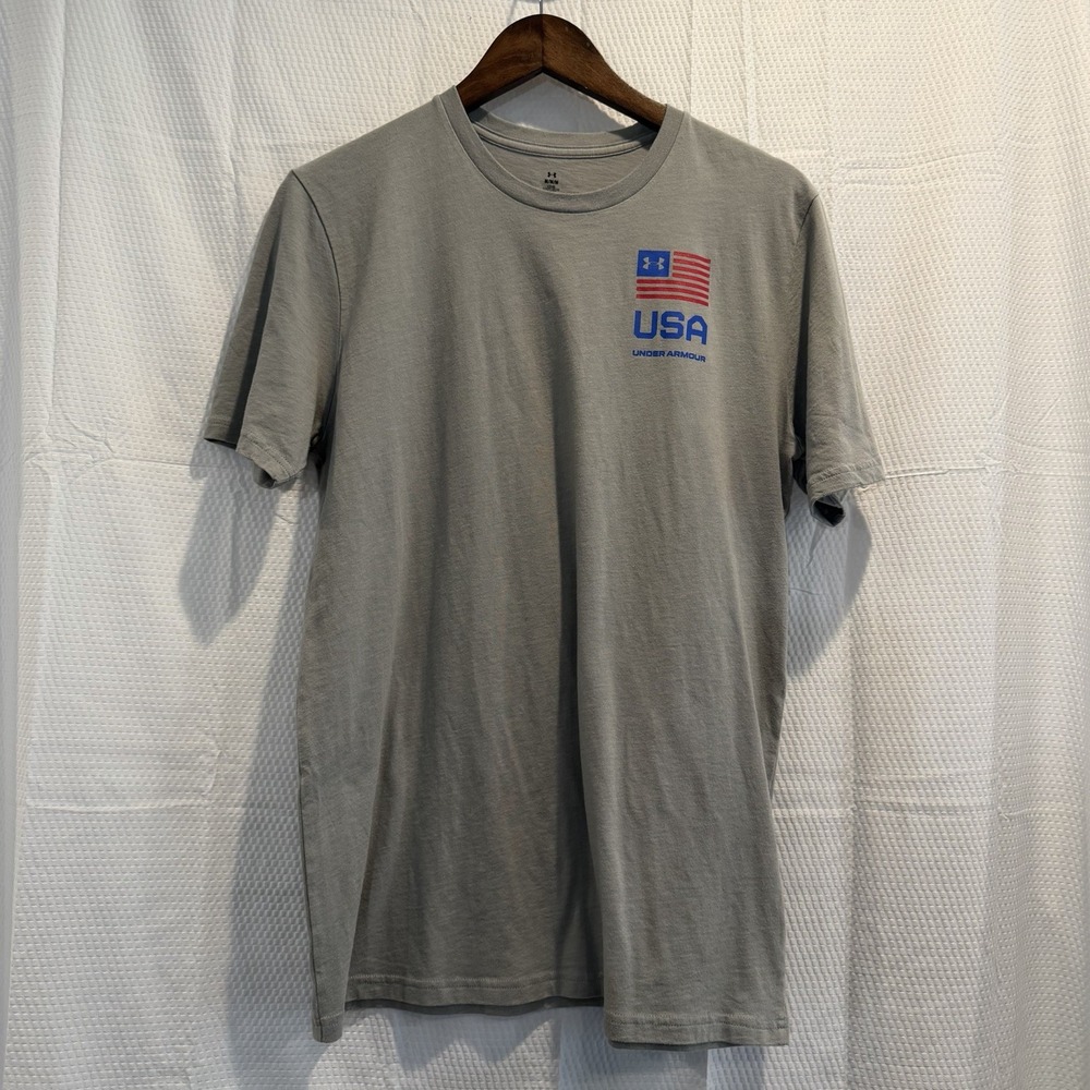 Under Armour Freedom Shirt Mens Medium Loose Light Gray USA EXCELLENT NWOT